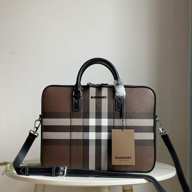 Picture of Burberry Mens Bags _SKUfw117029047fw